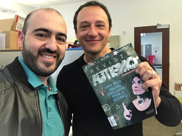 Francisco Paiva Jr. e Alysson Muotri, com a Revista Autismo.
